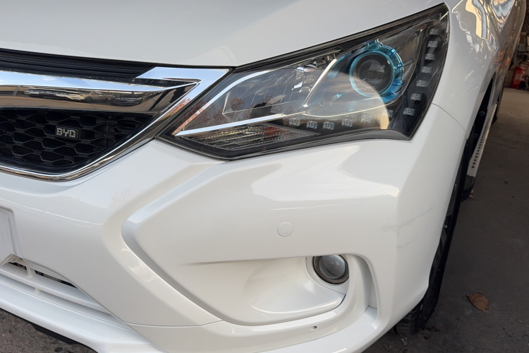 比亚迪 宋 2016款 盖世版 1.5TID 自动精英型局部细节36