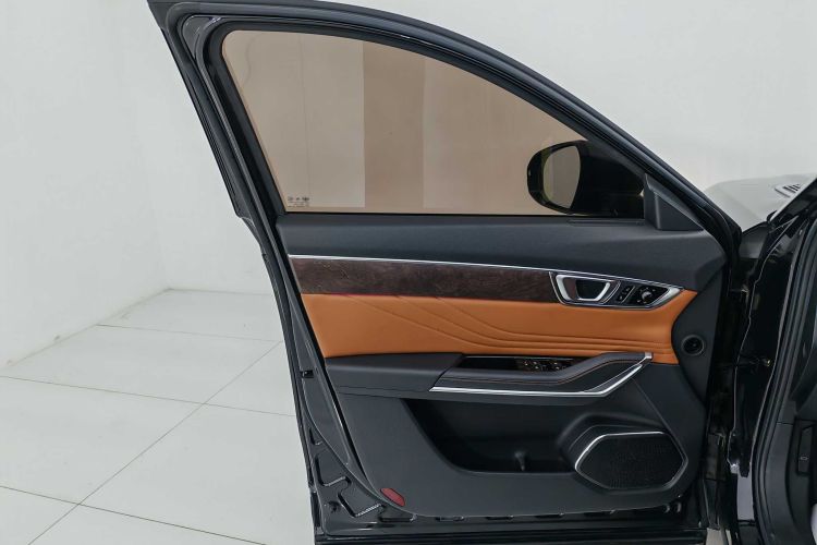 奔腾T99 2022款 20TD 自动运动尊享型特装版中控内饰7001