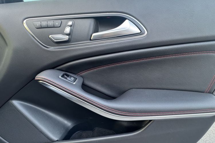 奔驰A级AMG(进口) 2017款 改款 AMG A 45 4MATIC局部细节9001