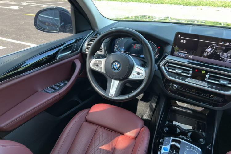 宝马iX3 2023款 领先型中控内饰7008