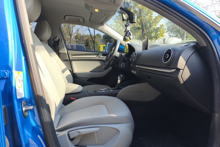 奥迪A3 2020款 Sportback 35 TFSI 进取型 国VI中控内饰7001