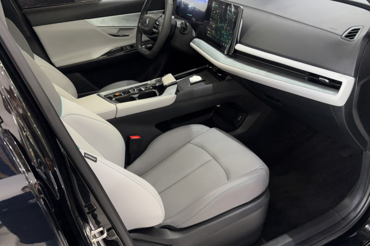 长安UNI-T 2023款 第二代 1.5T 尊贵型局部细节41