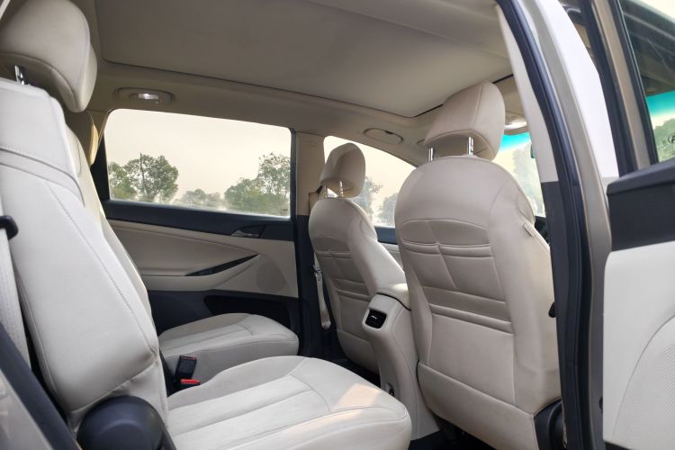 别克GL6 2019款 18T 6座精英型 国VI中控内饰7007