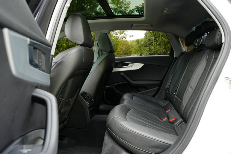 奥迪A4L 2019款 40 TFSI 运动型 国VI中控内饰7002