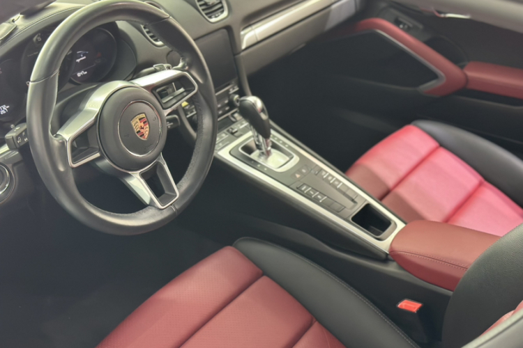 保时捷718 2020款 Cayman 2.0T中控内饰7008