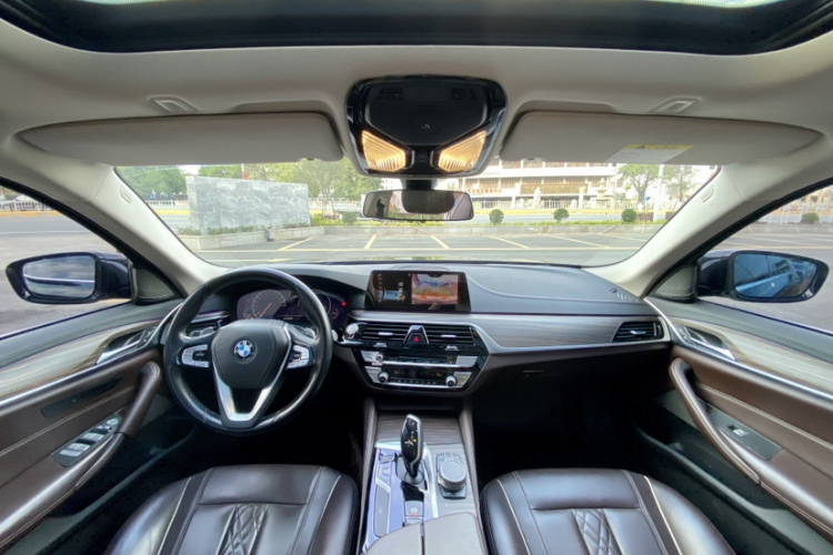 宝马5系 2019款 530Li 领先型 豪华套装中控内饰7005