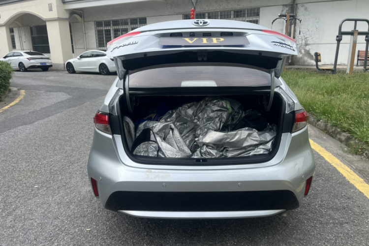 丰田 雷凌 2022款 双擎 1.8H E-CVT豪华版局部细节23