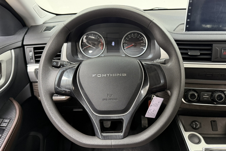 东风风行 风行T5 2022款 盛世款 1.6L 手动筑梦版五座局部细节13