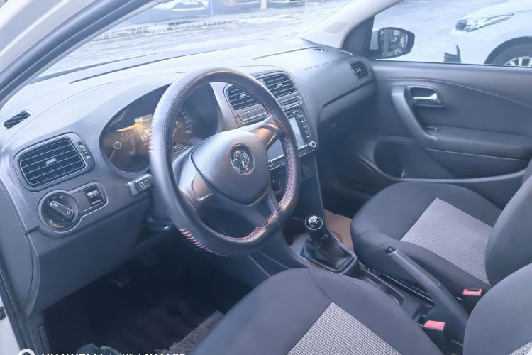 大众 Polo 2016款 1.4L 手动风尚型中控内饰7002