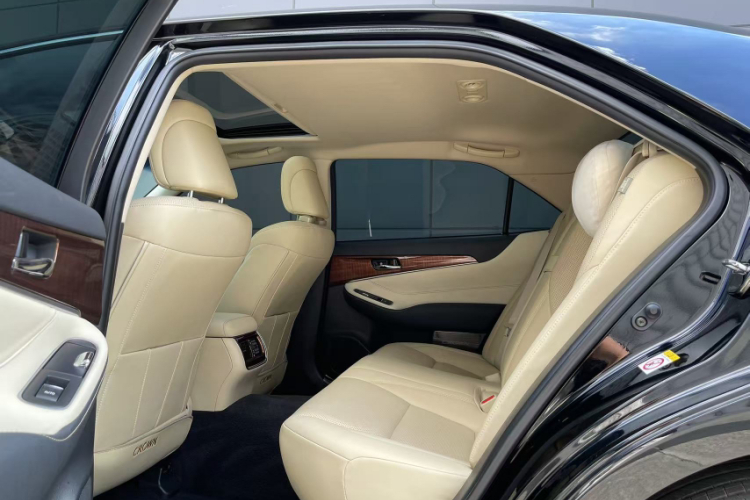 丰田 皇冠 2015款 2.0T 时尚版中控内饰7003