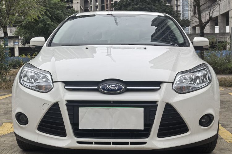 福特 福克斯 2012款 两厢 1.6L 自动舒适型车身外观6001