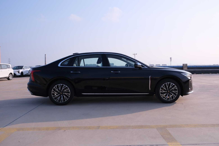 红旗H5 2025款 1.5T DCT旗韵版车身外观6005