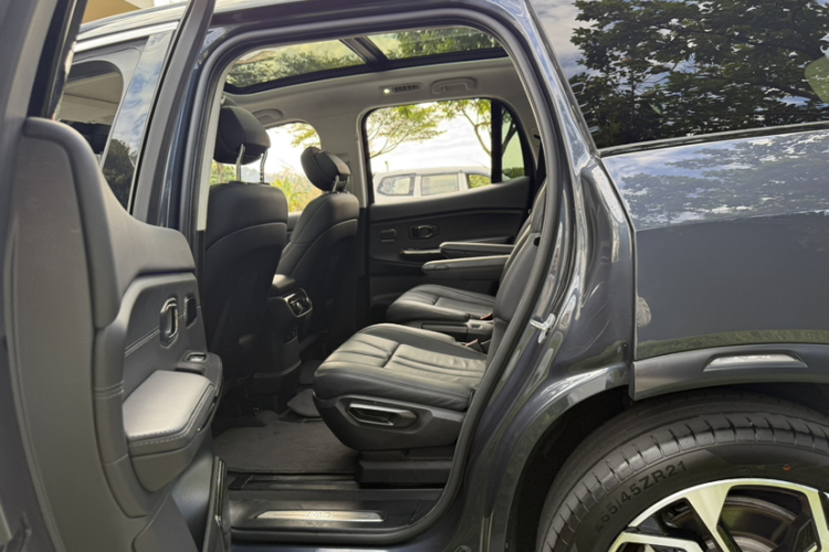 蔚来ES8 2020款 415KM 签名版 六座版中控内饰7006