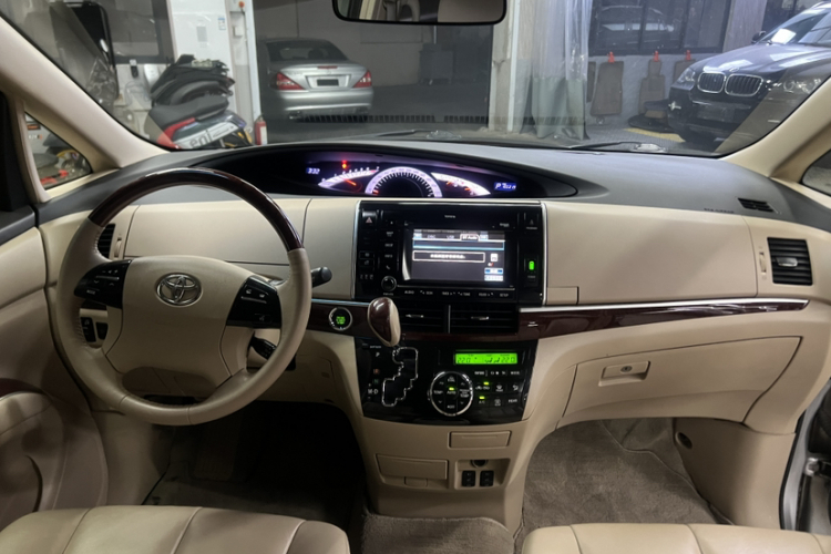 丰田 普瑞维亚 2012款 2.4L 7人座豪华版中控内饰7001