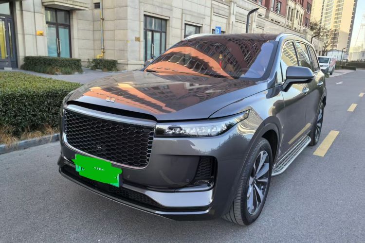 理想汽车 理想ONE 2021款 增程6座版车身外观1