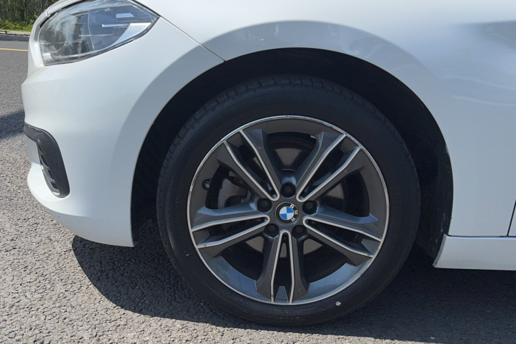 宝马1系 2020款 120i 时尚型车身外观6005