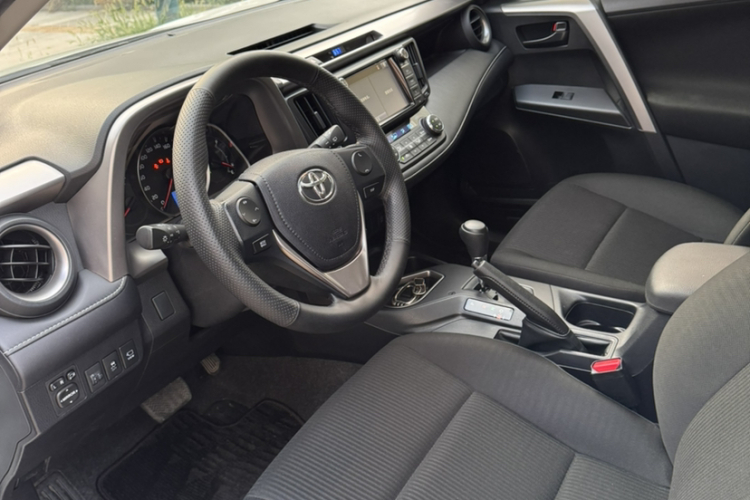 丰田 RAV4荣放 2016款 2.0L CVT两驱风尚版 国V中控内饰7005