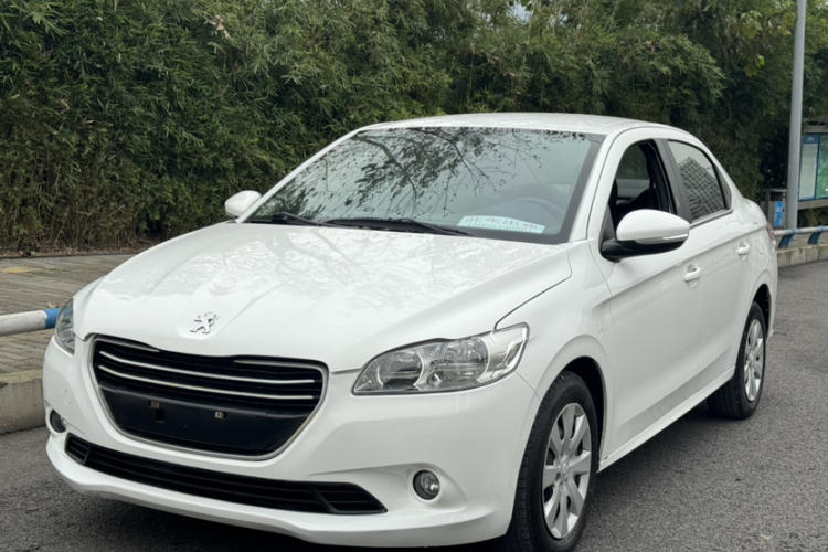 标致301 2016款 1.6L 自动舒适版车身外观6012