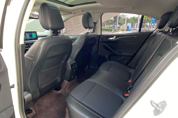 福特 福克斯 2021款 两厢 EcoBoost 180 自动锋潮型中控内饰7004