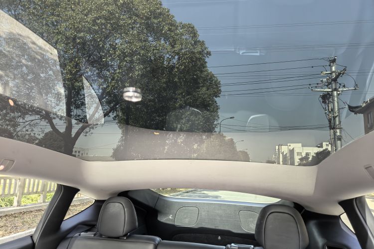 特斯拉 Model Y 2021款 长续航全轮驱动版局部细节57