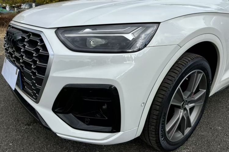 奥迪Q5L 2021款 45 TFSI 豪华动感型车身外观6011