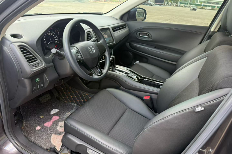 本田 缤智 2019款 220 TURBO CVT精英版 国V中控内饰7001