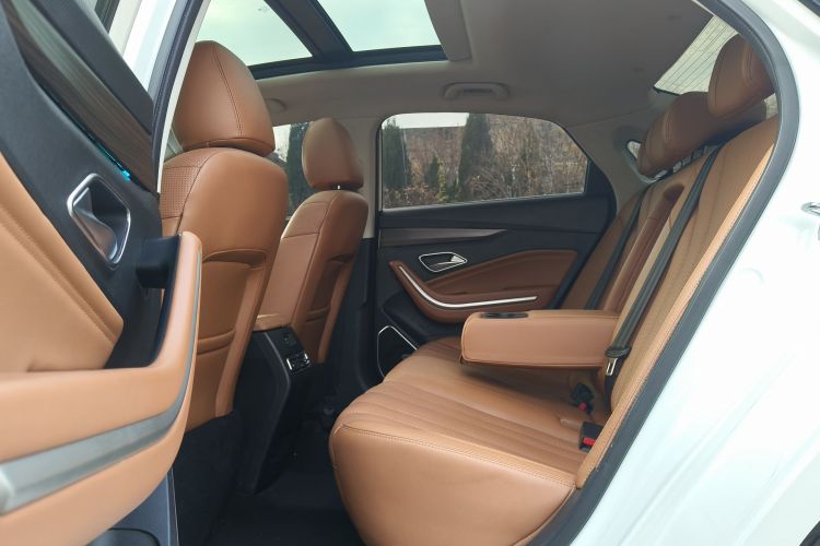 北京汽车 北京U7 2019款 1.5T CVT新智版 国VI中控内饰7002