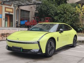 小鹏P7 2025款 702 长续航 Ultra