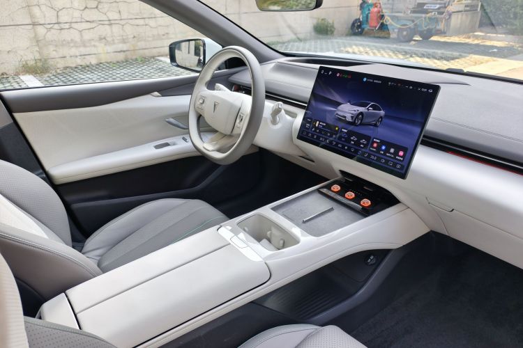 深蓝汽车 深蓝L07 2024款 230Max乾崑智驾ADS SE增程版中控内饰7010