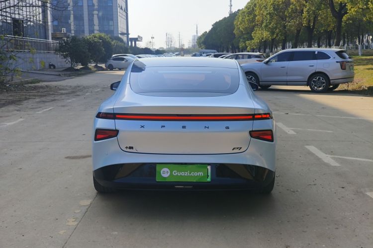 小鹏P7 2021款 480N车身外观6005