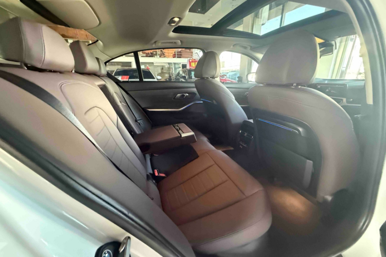 宝马3系 2021款 325Li M运动套装中控内饰7004