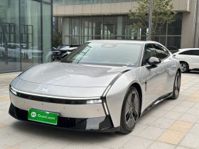 小鹏P7 2025款 702 长续航 Ultra