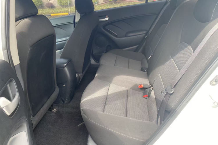 起亚K3 2016款 1.6L 自动天窗版中控内饰7003