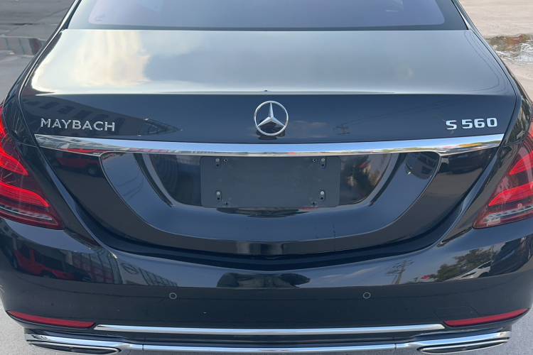 奔驰 迈巴赫S级 2019款 S 560 4MATIC局部细节9008