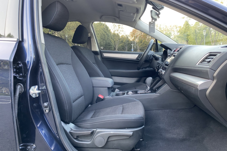 斯巴鲁 力狮 2020款 改款 2.5i 全驱风尚版局部细节41