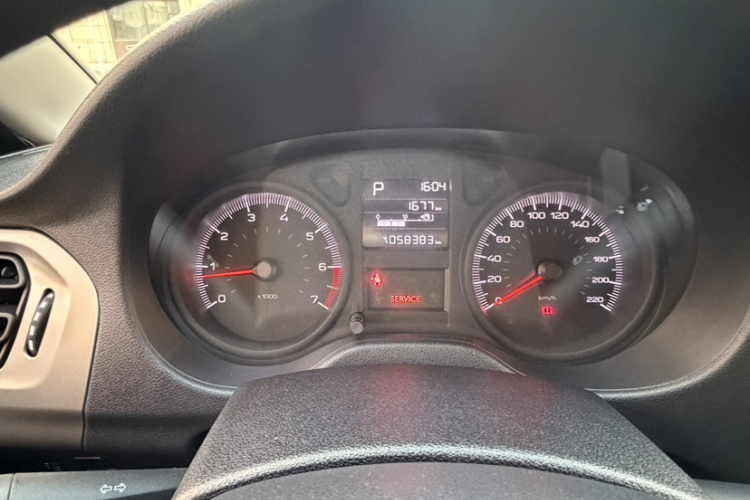 标致301 2017款 1.6L 自动舒适版中控内饰15