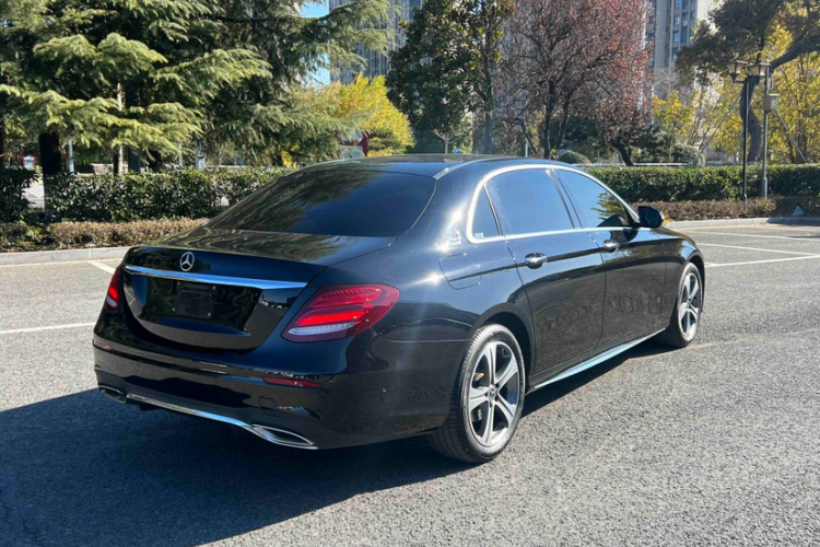 奔驰E级 2016款 E 200 L 运动型车身外观6003