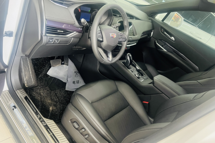 凯迪拉克XT4 2021款 28T 两驱技术型中控内饰7005