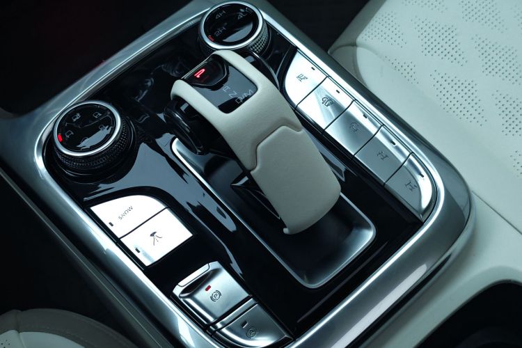 超境汽车 共创坦克300 2021款 2.0T 赛博坦克局部细节18