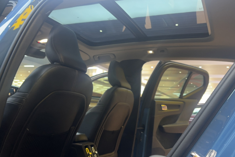 沃尔沃XC40 2023款 B4 四驱智远豪华版中控内饰7003