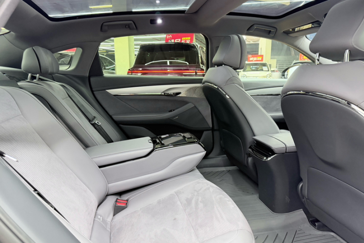 岚图汽车 岚图追光 2024款 PHEV 四驱超长续航旗舰版局部细节57