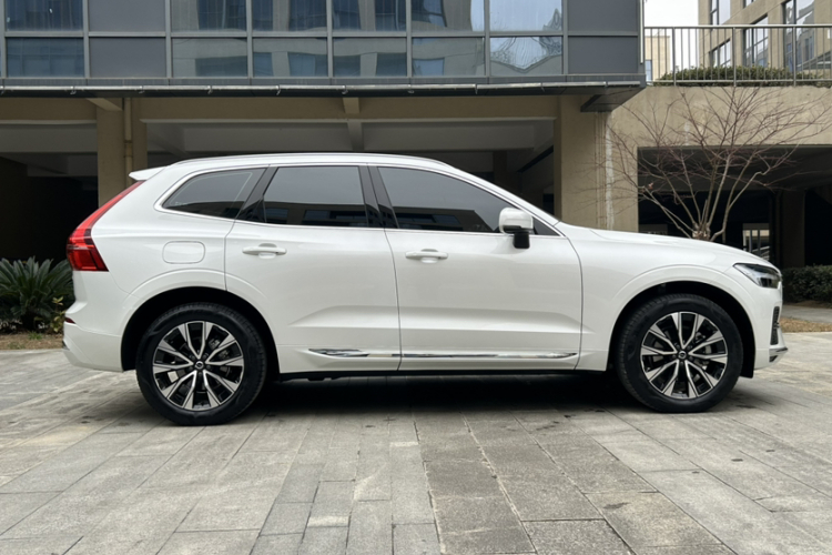 沃尔沃XC60 2025款 B5 四驱智远豪华版车身外观6010