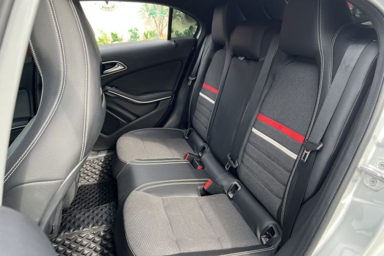 奔驰A级(进口) 2013款 A 180 时尚型中控内饰7010