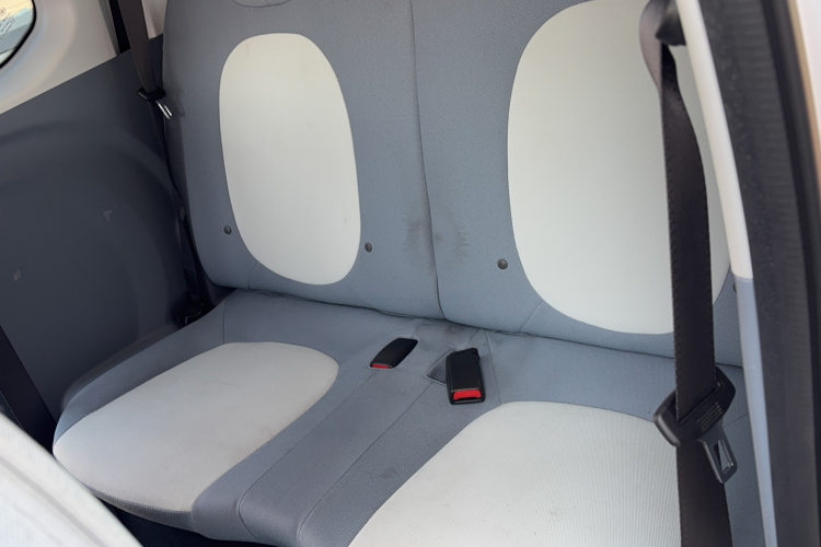 奔腾小马 2025款 222km 灵动马中控内饰7004