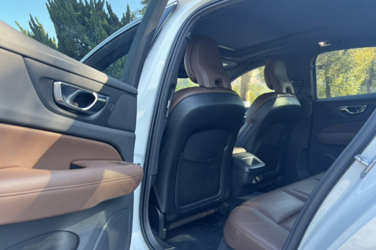 沃尔沃S60 2022款 B4 智远豪华版中控内饰7010