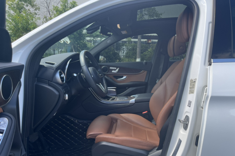 奔驰GLC 2020款 改款 GLC 260 L 4MATIC 豪华型中控内饰7008