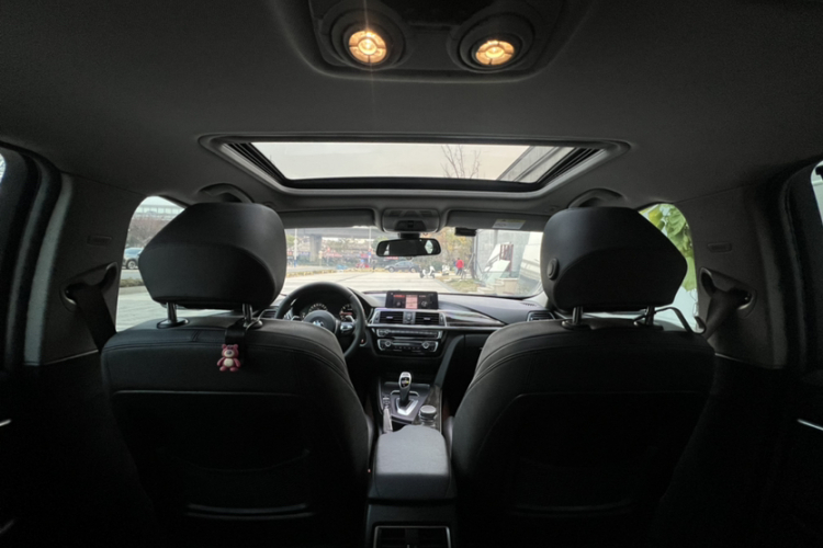 宝马3系 2018款 320Li M运动曜夜版局部细节22