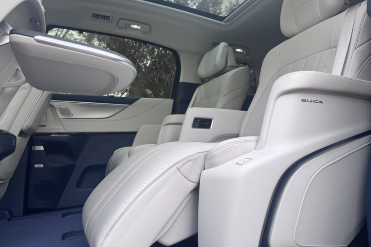 别克GL8新能源 2024款 陆尊 奢享版 6座中控内饰7009