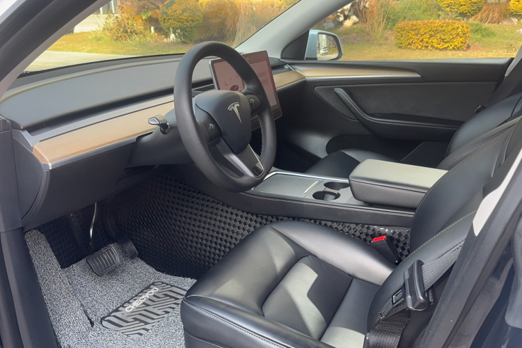 特斯拉 Model Y 2021款 标准续航后驱版中控内饰7001