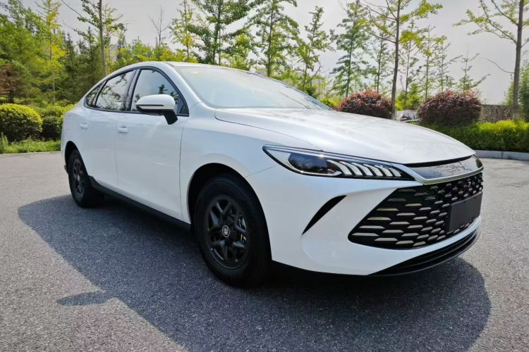 比亚迪 秦PLUS 2025款 DM-i 智驾版 55KM领先型车身外观6001